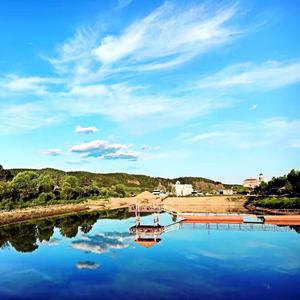 女人自己扒荫道让男人添小说
