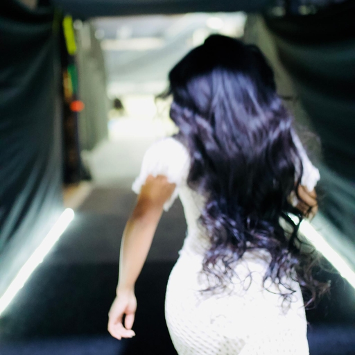 女人自己扒荫道让男人添小说
